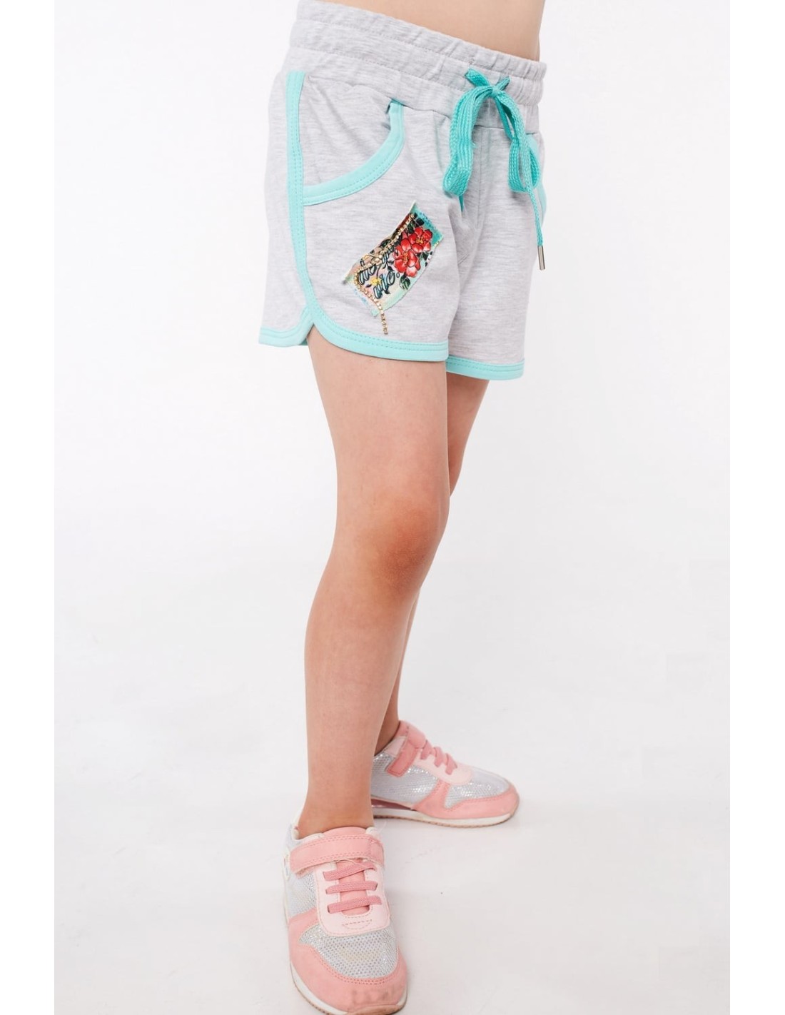 Girls\' shorts with an application, light gray NDZ0756 - Online store - Boutique